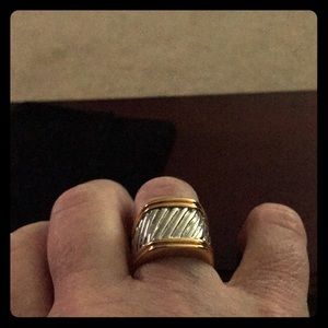 Gold/Silver solid ring.